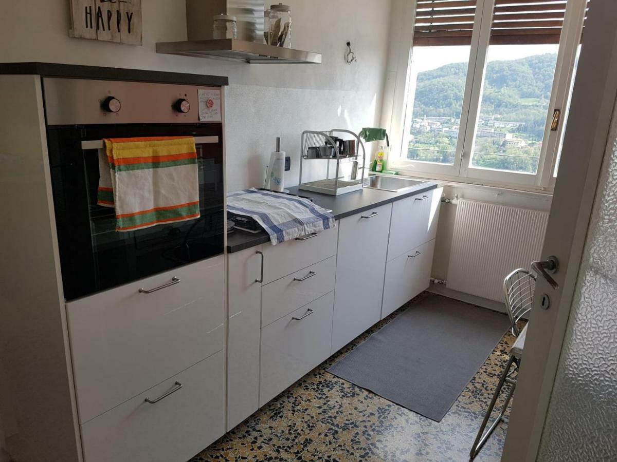Comova Maslianico Bagian luar foto